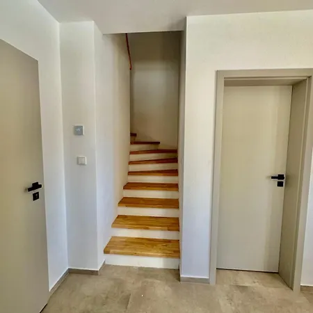 Pod Lovčí Skálou *